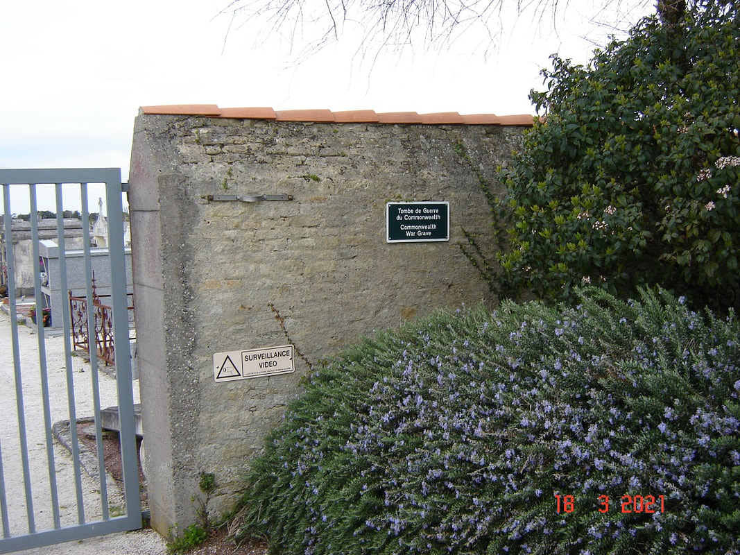 Commonwealth War Graves Plaque on Île d'Oléron Cemetery Wall