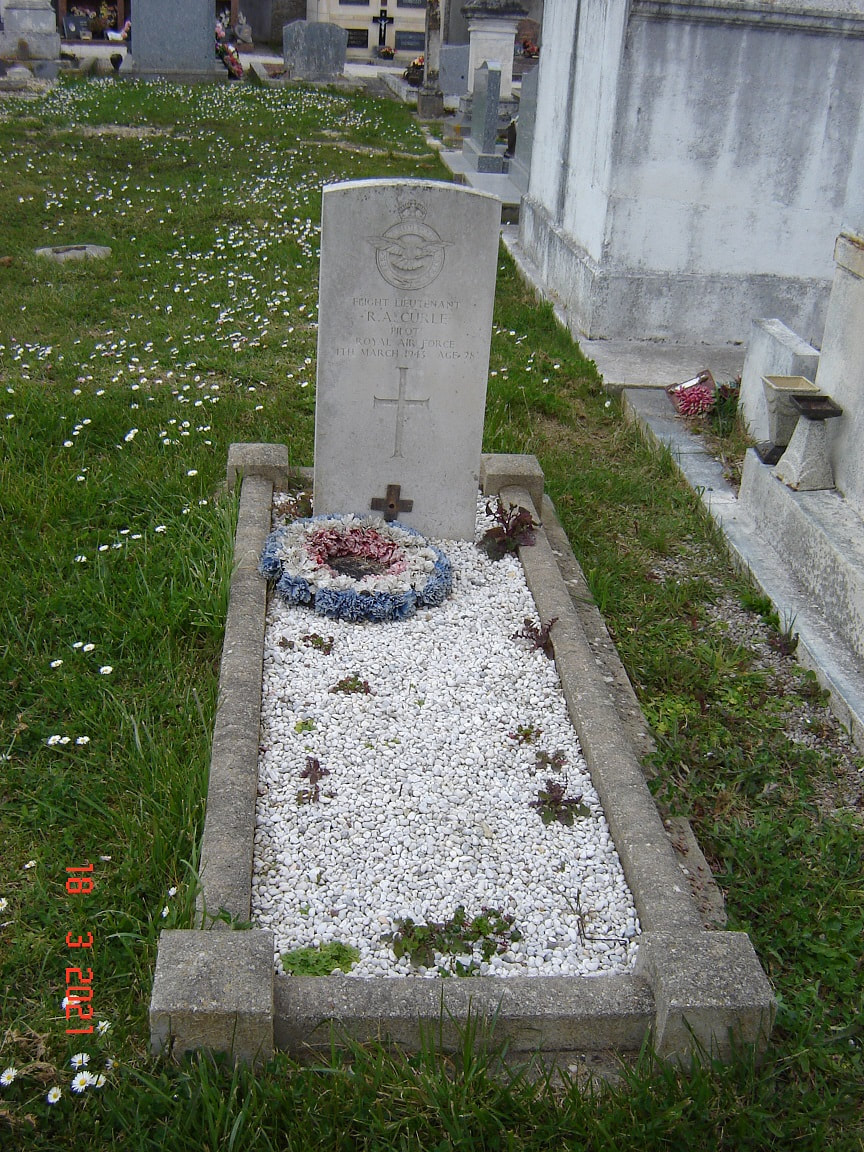 Richard Curle's grave prior to being cleaned of weeds