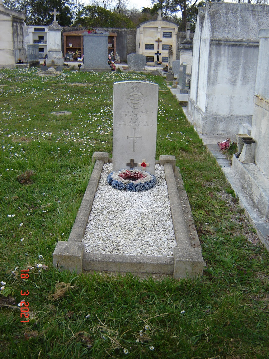 Richard Curle's Grave,  Île d'Oléron Cemetery