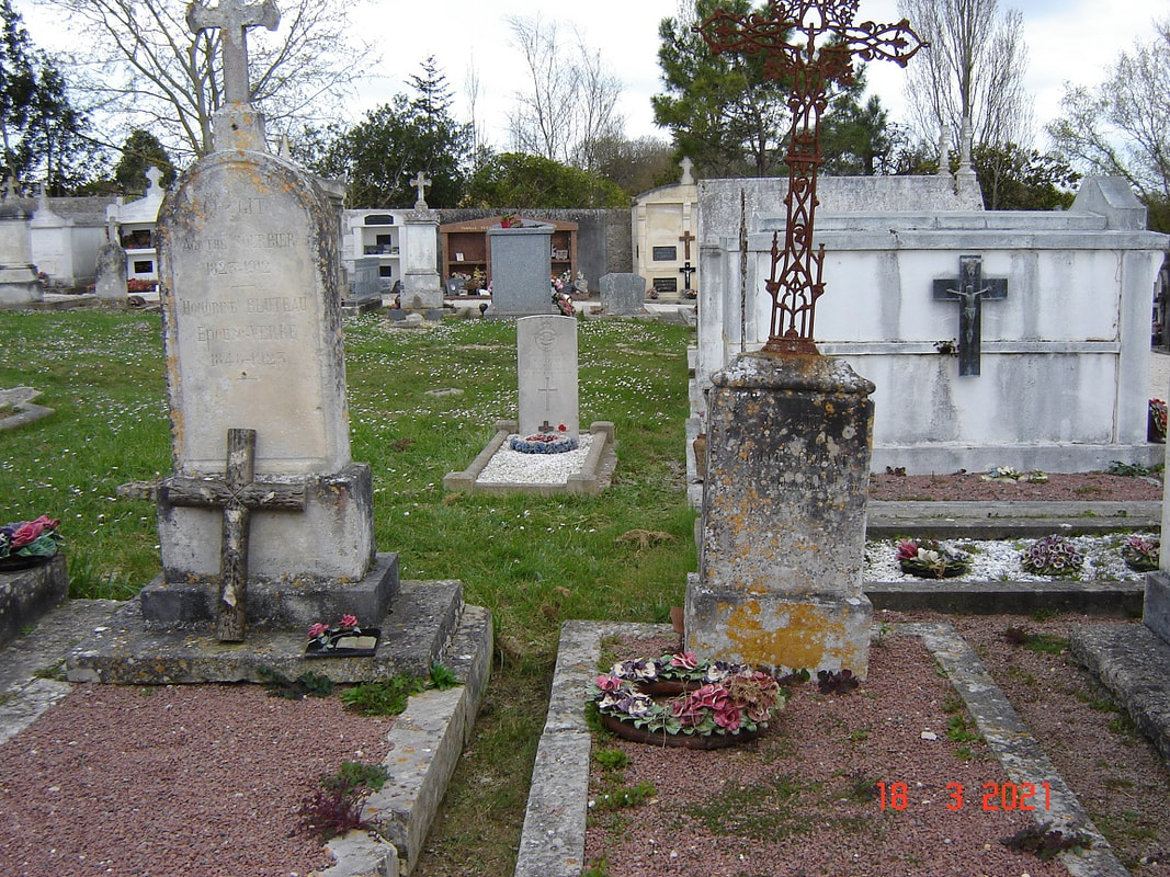 Richard Curle's grave amongst other graves,  Île d'Oléron Cemetery 